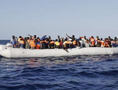 Παρίσι, Ρώμη και Βερολίνο ζητούν «κώδικα συμπεριφοράς για τις ΜΚΟ» που διασώζουν μετανάστες